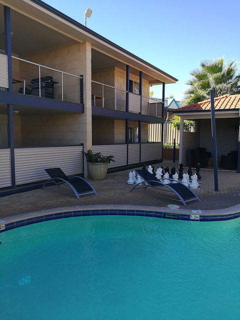 Kalbarri Edge Resort - Lightning Ridge Tourism 3