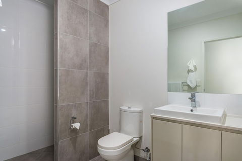 Blue Lagoon Villa B - Lightning Ridge Tourism 5