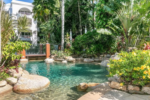Poolside Apt In Alamanda Beachfront Resort 67 - Lightning Ridge Tourism 3