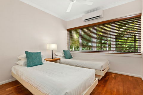 Poolside Apt In Alamanda Beachfront Resort 67 - Lightning Ridge Tourism 4