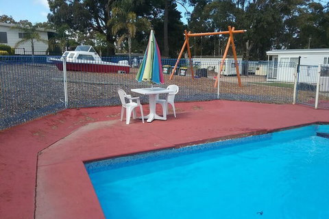 Lakes Caravilla Caravan Park - Lightning Ridge Tourism 6
