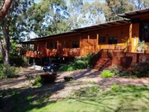 Leatherwood Lodge - Lightning Ridge Tourism 5
