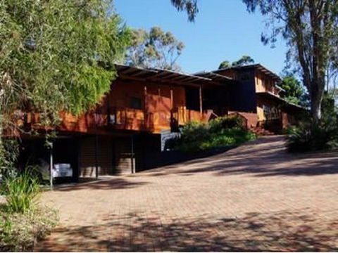 Leatherwood Lodge - Lightning Ridge Tourism 3