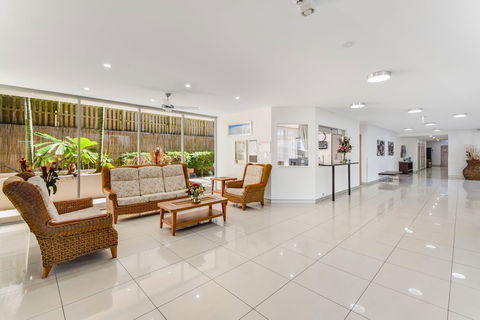 Redvue Apartments - Lightning Ridge Tourism 2