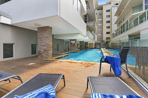 Redvue Apartments - Lightning Ridge Tourism 0