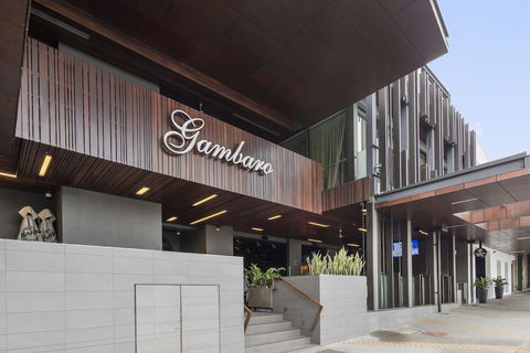 Gambaro Hotel Brisbane - Lightning Ridge Tourism 0