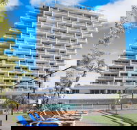 Elouera Tower Beachfront Apartments - Lightning Ridge Tourism