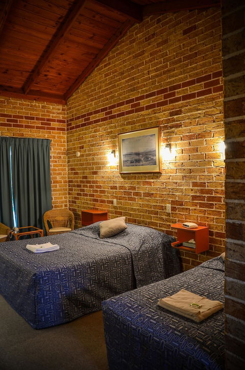 Beenleigh Village Motel - Lightning Ridge Tourism 5