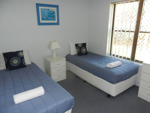 Kalua Holiday Apartments - Lightning Ridge Tourism 6