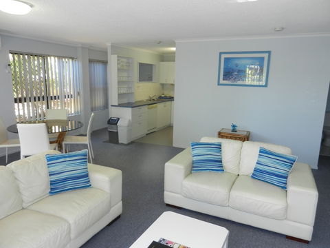 Kalua Holiday Apartments - Lightning Ridge Tourism 4