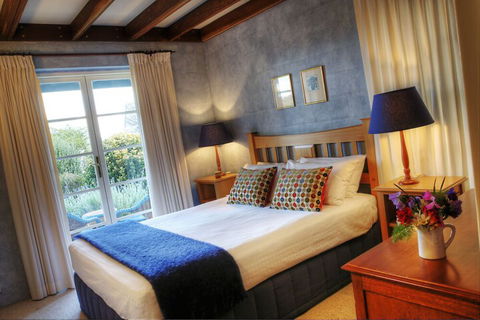 Vineyard Cottages - Lightning Ridge Tourism 5