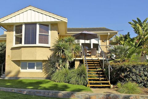 Bay 10 Accommodation - Lightning Ridge Tourism 3