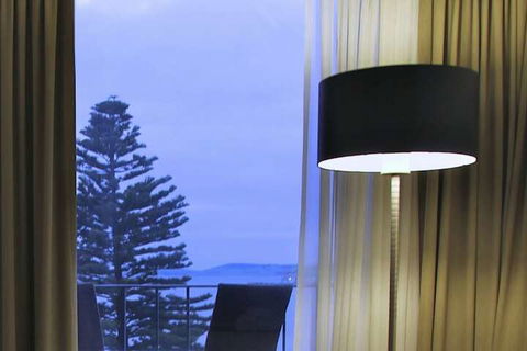 Bay 10 Accommodation - Lightning Ridge Tourism 4