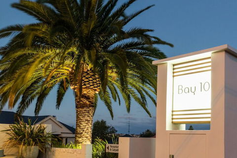 Bay 10 Accommodation - Lightning Ridge Tourism 1