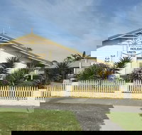 Lakes Entrance Holiday Units - Lightning Ridge Tourism