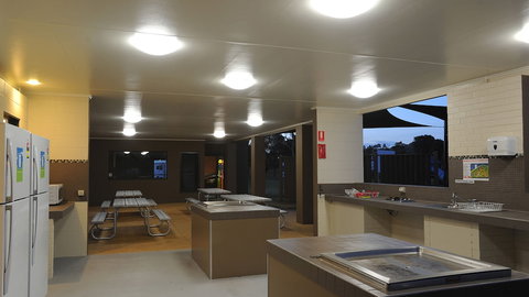 NRMA Eastern Beach Holiday Park - Lightning Ridge Tourism 6