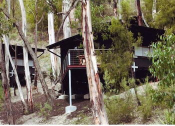 Qdos Arts - Lightning Ridge Tourism 0