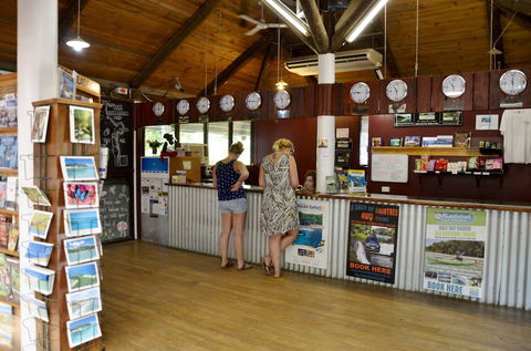 PKs Jungle Village - Hostel - Lightning Ridge Tourism 3