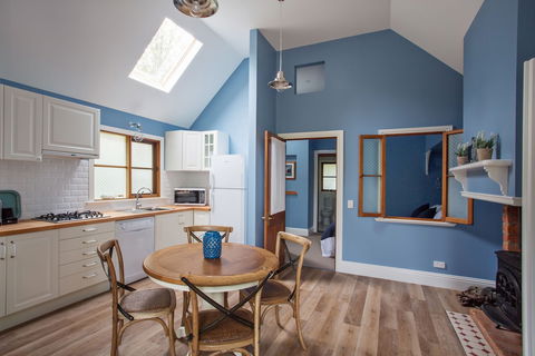 Oak Tree Lodge - Lightning Ridge Tourism 6