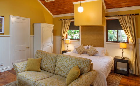Oak Tree Lodge - Lightning Ridge Tourism 4