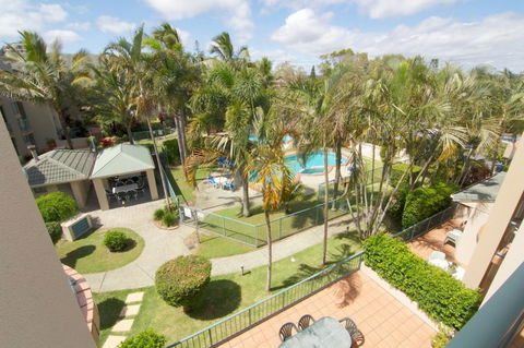 Pacific Place Apartments - Lightning Ridge Tourism 1