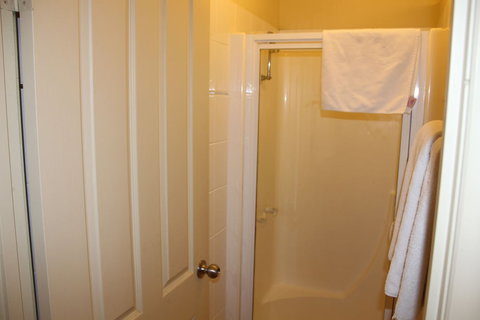 Nireeda Apartments Geelong - Lightning Ridge Tourism 6