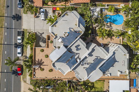 Burlington Holiday Apartments - Lightning Ridge Tourism 3