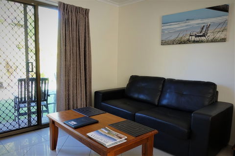 Pacific Palms Motor Inn - Lightning Ridge Tourism 5