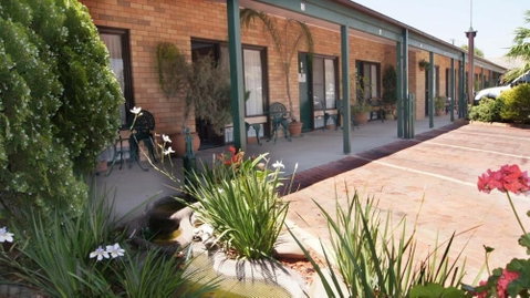 Ningana Motel - Lightning Ridge Tourism 3