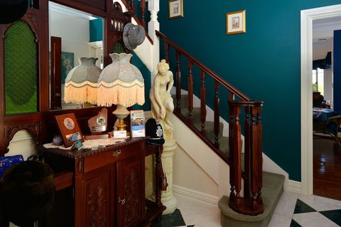 Anchorage Guest House - Lightning Ridge Tourism 2