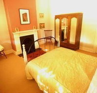 Cromwell House - Lightning Ridge Tourism