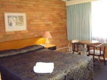 Chermside Green Motel - Lightning Ridge Tourism 1
