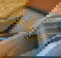 Yot Spot Apartments - Lightning Ridge Tourism