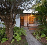 Ron's Beach House - Lightning Ridge Tourism