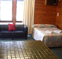 Aaroona Holiday Resort - Lightning Ridge Tourism