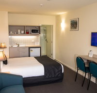 Shoreline Hotel - Lightning Ridge Tourism