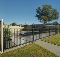 DBJ Holiday Units - Lightning Ridge Tourism