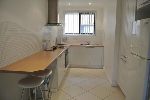 Montgomery Apartments - Lightning Ridge Tourism 3