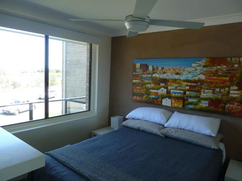 Montgomery Apartments - Lightning Ridge Tourism 4