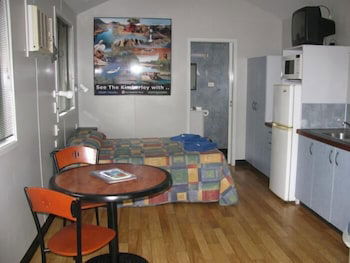 Ivanhoe Village Caravan Resort - Lightning Ridge Tourism 5