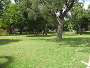 Ivanhoe Village Caravan Resort - Lightning Ridge Tourism 1