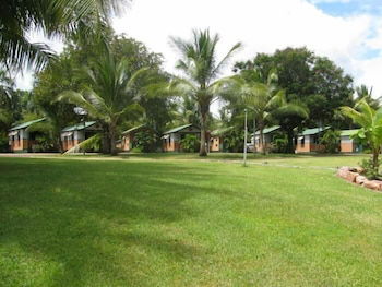 Ivanhoe Village Caravan Resort - Lightning Ridge Tourism 0