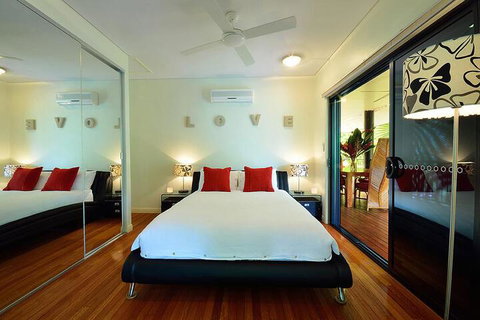 Misty Mountains Rainforest Retreat - Lightning Ridge Tourism 0