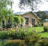 Halls on Falls Homestead - Lightning Ridge Tourism