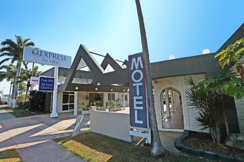 Q Express - Lightning Ridge Tourism 0