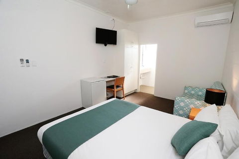 Q Express - Lightning Ridge Tourism 6