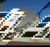 Wollongong Serviced Apartments - Lightning Ridge Tourism