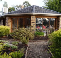Magdala Motor Lodge  Lakeside Restaurant - Lightning Ridge Tourism