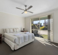 Kennedy Holiday Resort - Lightning Ridge Tourism