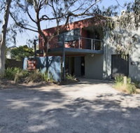 Chatby Lane Lorne - Lightning Ridge Tourism